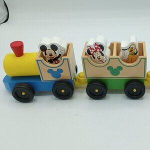 Melissa & Doug Disney Wood Train & 5 Characters Mickey Minnie Toddler Kids